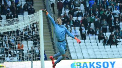 Bursaspor'un 18 yaşındaki kalecisi Kerem Matışlı, Fethiyespor ile oynanan maçta