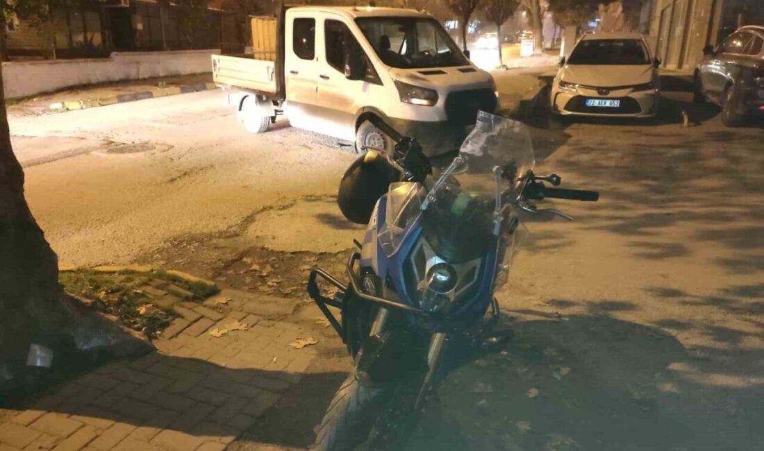 Edirne'nin Keşan ilçesinde motosiklet ile kamyonetin çarpışması sonucu E.H. yaralandı.