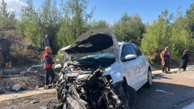 Kilis-Hatay Karayolu’nda otomobil ile hafif ticari aracın çarpışması sonucu altı