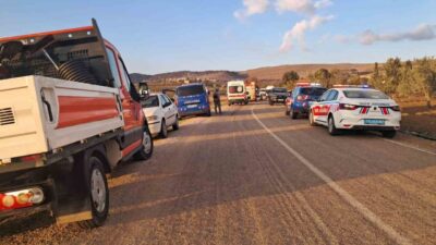 Kilis'in Polateli ilçesindeki Ürünlü köyünde bir otomobil ile hafif ticari