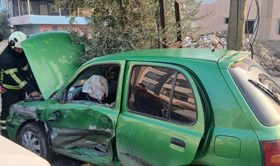 Hatay’da kamyonet ile otomobilin çarpışması sonucu bir kişi yaralandı Hatay'ın Kırıkhan ilçesi Gazi Mahallesi'nde bir kamyonet otomobille çarpıştı; kazada