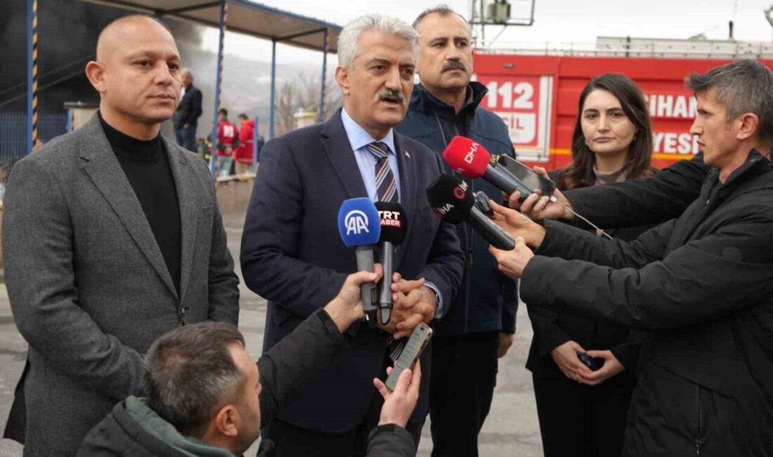 Kırıkkale Valisi Mehmet Makas, Organize Sanayi Bölgesi'ndeki kimya fabrikasında çıkan