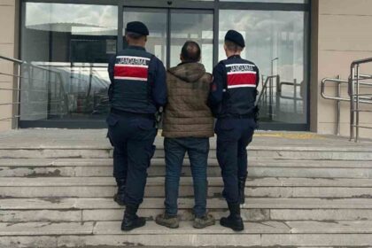 Kırıkkale’de Jandarma Operasyonunda Hırsızlık Suçundan Aranan Hükümlü Yakalandı
