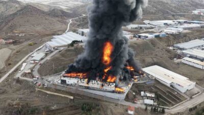 Kırıkkale'nin Yahşihan ilçesindeki Bahadır Kimya Fabrikası'nda henüz belirlenemeyen bir nedenle
