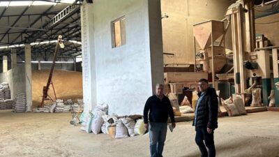 Lüleburgaz'da Tarım ve Orman Müdürlüğü ekipleri, tohum bayileri ile işletmelerde