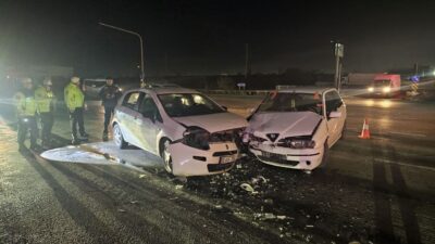 Tekirdağ'ın Çerkezköy ilçesinde bir trafik kazasında iki kişi yaralandı. Kırmızı