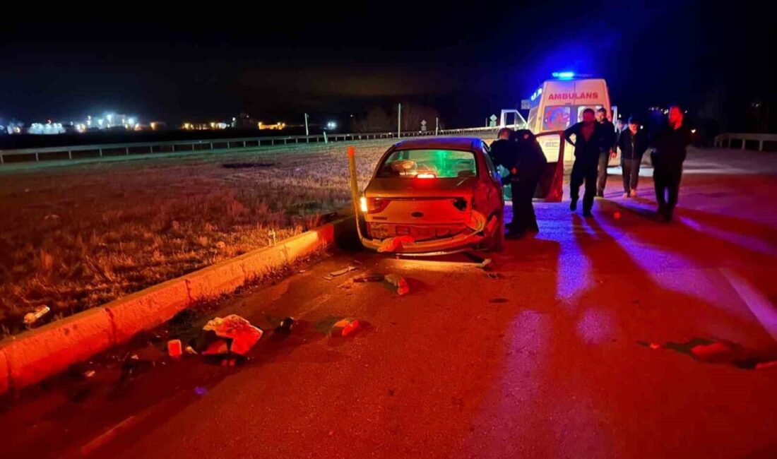 Çorum Alaca’da Kırmızı Işık İhlali Yapan Otomobil ile Tır Çarpıştı; Sürücüler Yaralanmadan Kurtuldu Çorum'un Alaca ilçesindeki Zile Kavşağı'nda, kırmızı ışıkta geçiş yapan O.D.