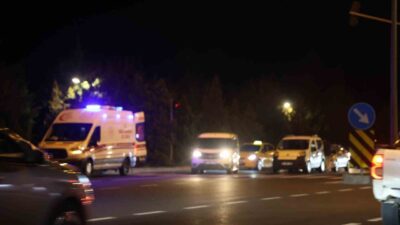 Nevşehir’de Trafik Kazası: Kırmızı Işıkta Duran Araca Çarpan Otomobilde 1 Yaralı Nevşehir'de Yusuf K. yönetimindeki otomobil, kırmızı ışıkta bekleyen Vefa E.