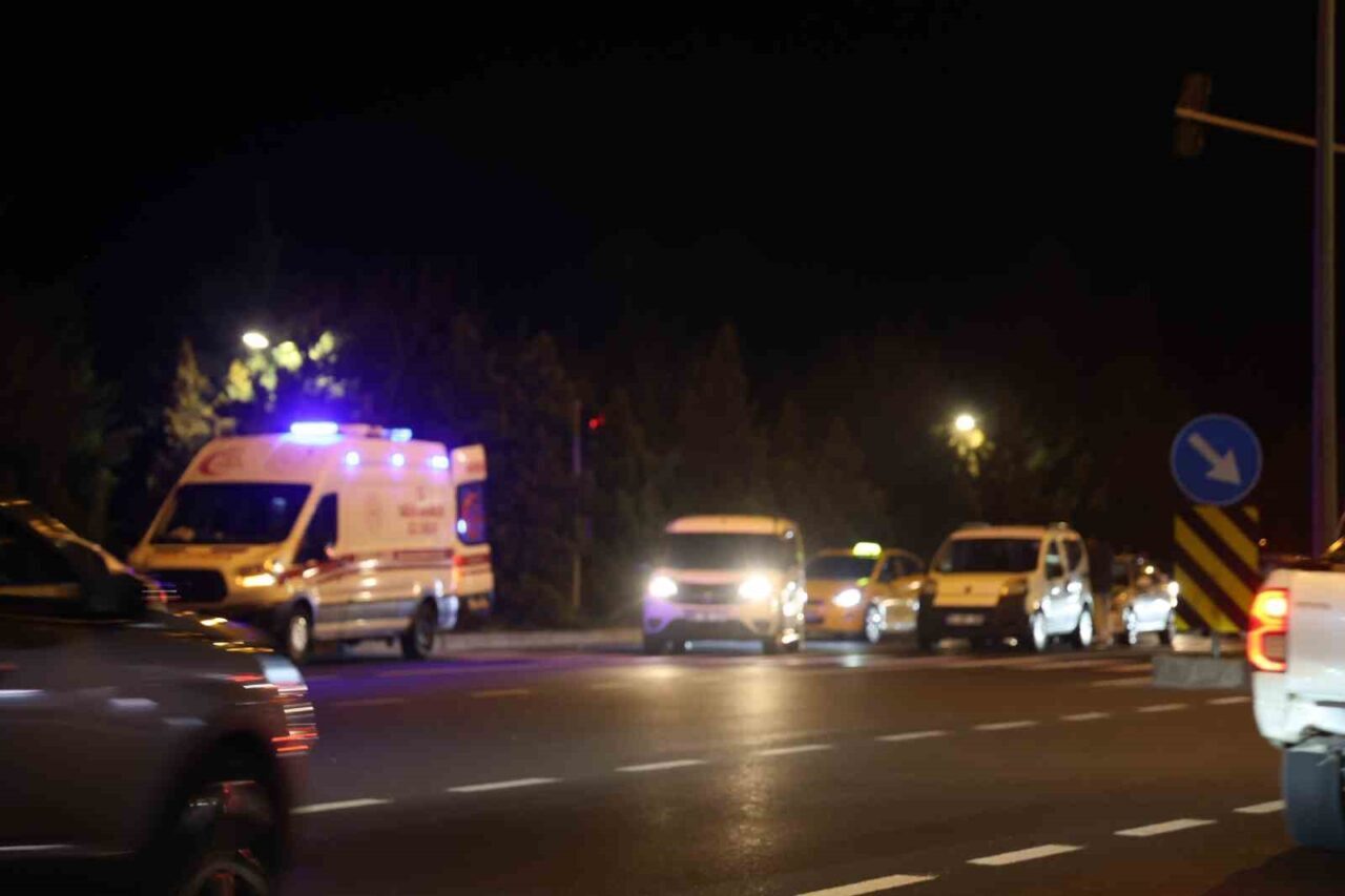 Nevşehir'de Yusuf K. yönetimindeki otomobil, kırmızı ışıkta bekleyen Vefa E.