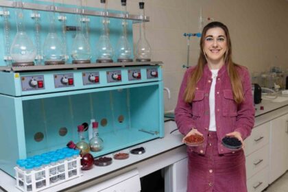 Yaşar Üniversitesi’nde Kırmızı-Mor Meyvelerle Geliştirilen Çiğnenebilir Gıda Takviyesi, Bağışıklığı Destekliyor