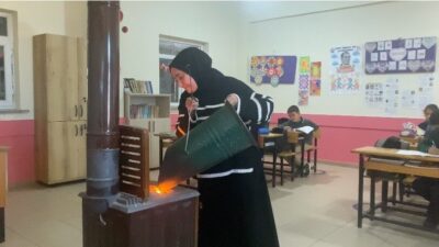 Ağrı'nın Patnos ilçesindeki Aşağı Göçmez köyünde görev yapan öğretmenler Şeyma