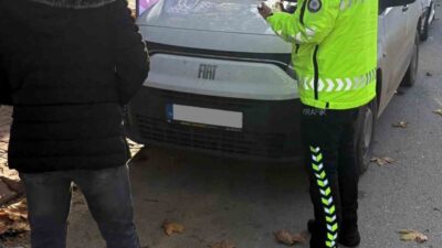 Kırşehir'de ters yönde araç kullanan sürücü, Merkez Medrese Mahallesi'nde hızla