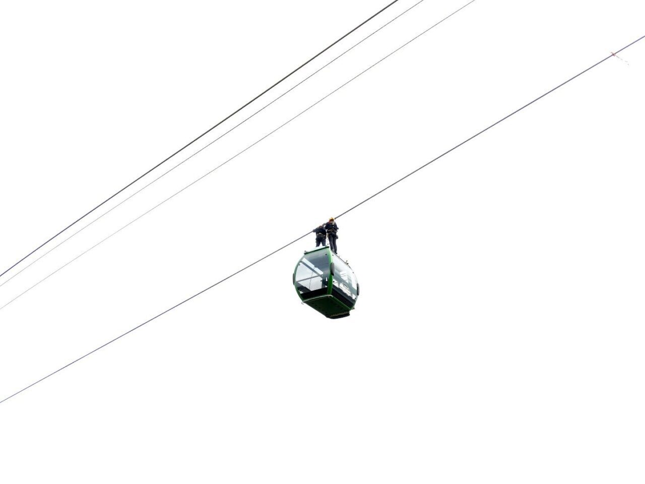 Kocaeli'deki Kartepe teleferik hattında, acil durum hazırlıkları kapsamında tatbikat gerçekleştirildi.