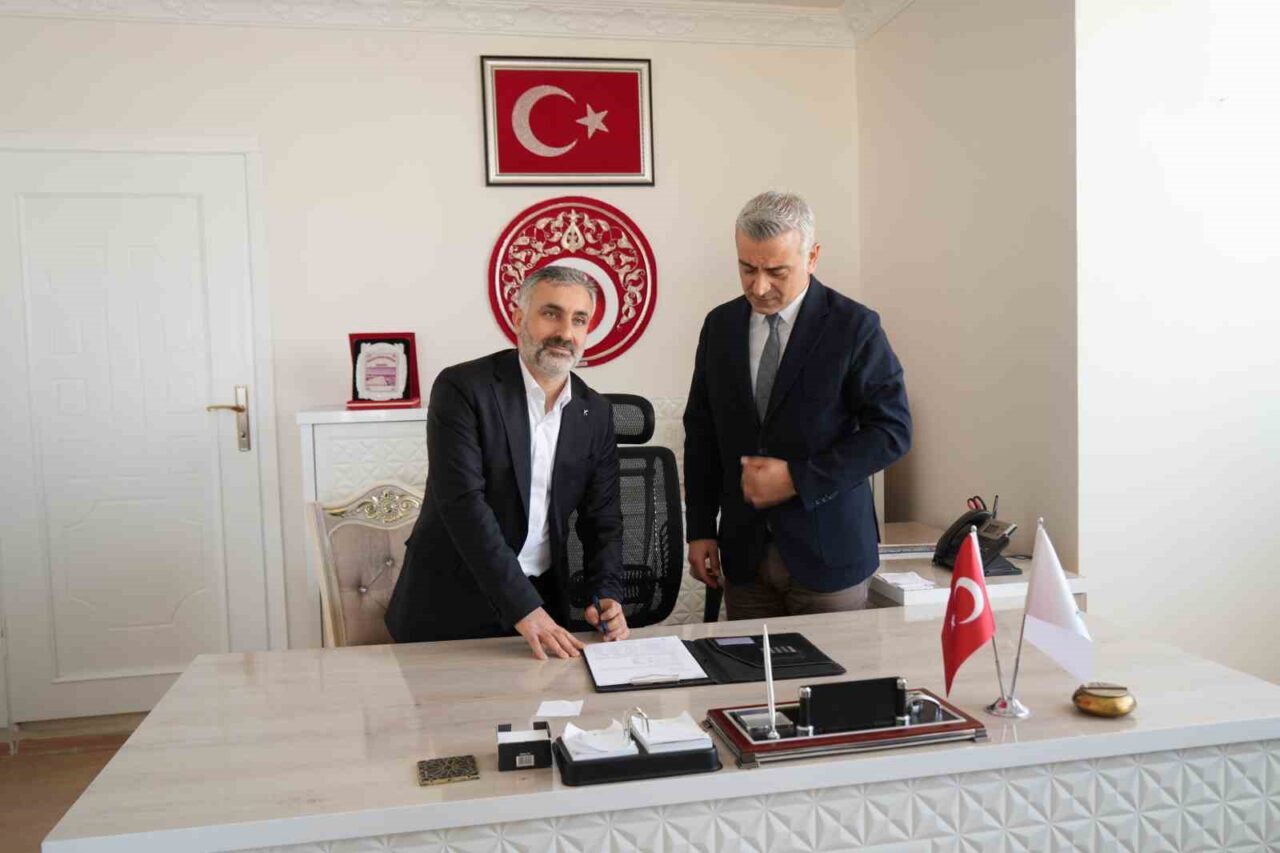 Gülbey Gümüştekin, Türk Kızılay Genel Merkezi tarafından Muş İl Başkanlığı'na