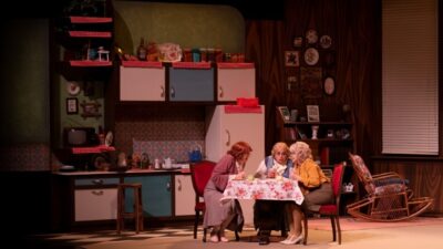 Kocaeli Büyükşehir Belediyesi Şehir Tiyatroları, "Üç Jokerli Konken" adlı komedi