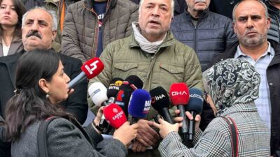 Dilovası’ndaki Parfüm Tesisinde Yangın Faciası: 7 Kişi Hayatını Kaybetti, Ailelerden Adalet Çağrısı Kocaeli'nin Dilovası ilçesindeki parfüm tesisinde meydana gelen yangında, 7 kişi