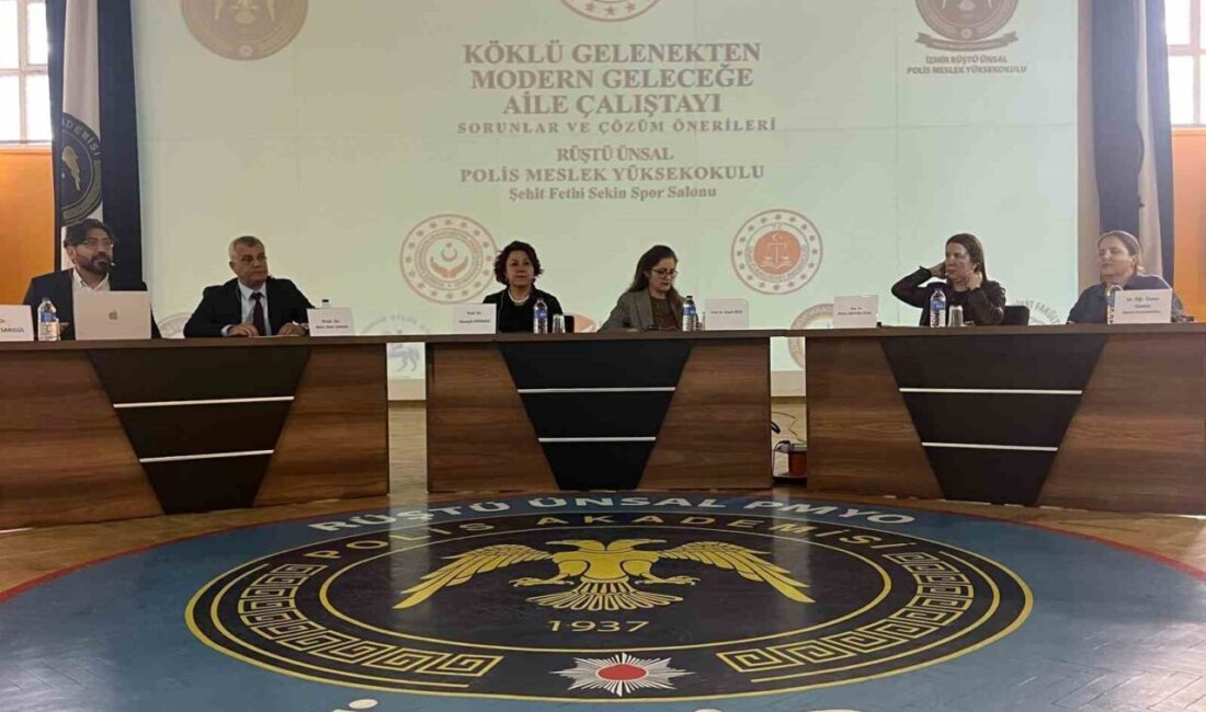 İzmir’de “Köklü Gelenekten Modern Geleceğe” Aile Çalıştayı Gerçekleştirildi İzmir'deki "Köklü Gelenekten Modern Geleceğe" Aile Çalıştayı, polis akademisinde gerçekleştirildi.