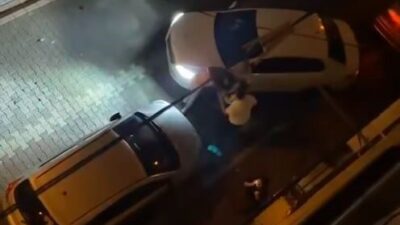 Esenyurt'ta park yeri yüzünden iki aile arasında çıkan tartışma, sopalarla