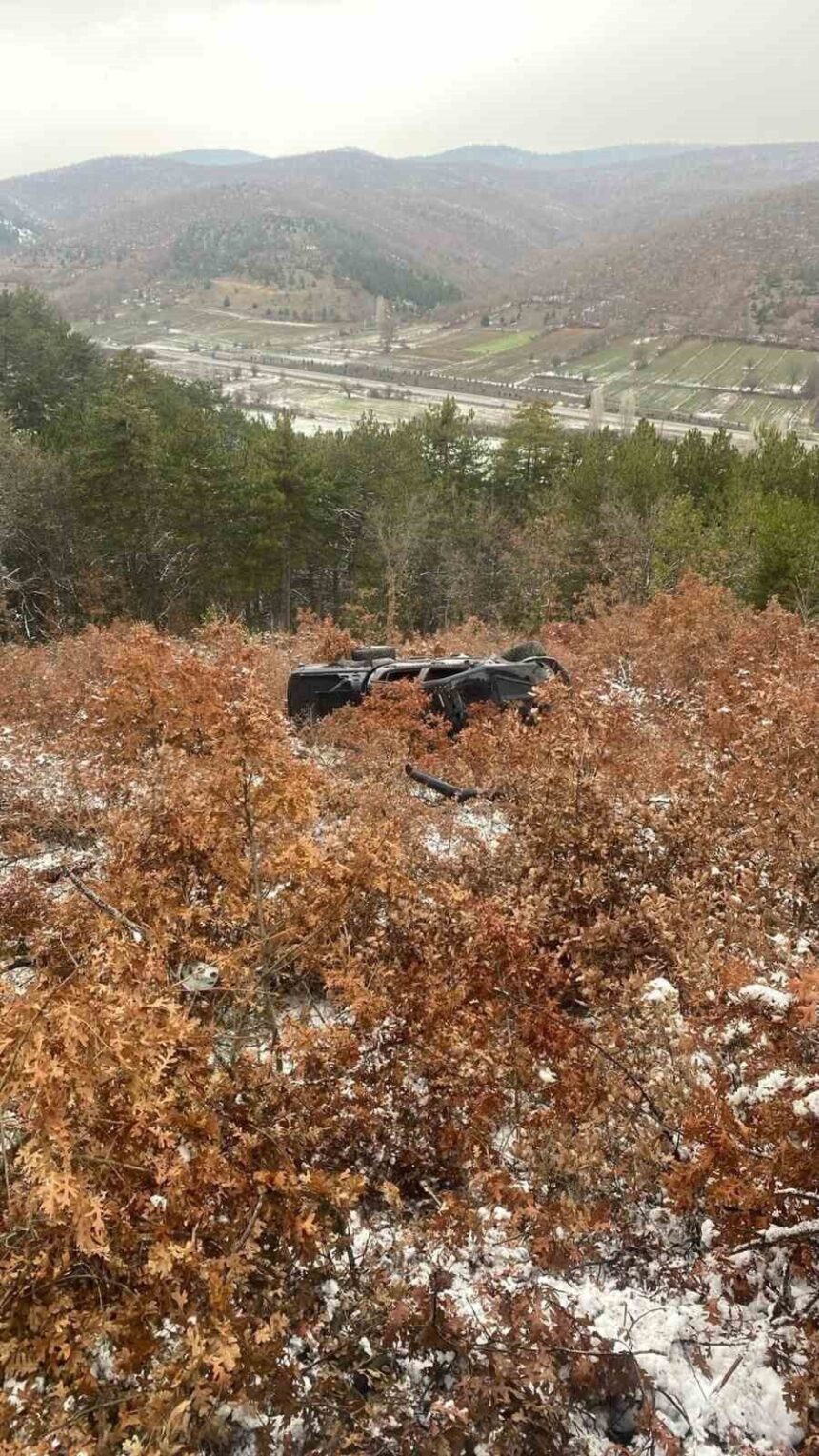 Bozüyük’te İki Otomobilin Çarpışmasıyla 4 Kişi Yaralandı