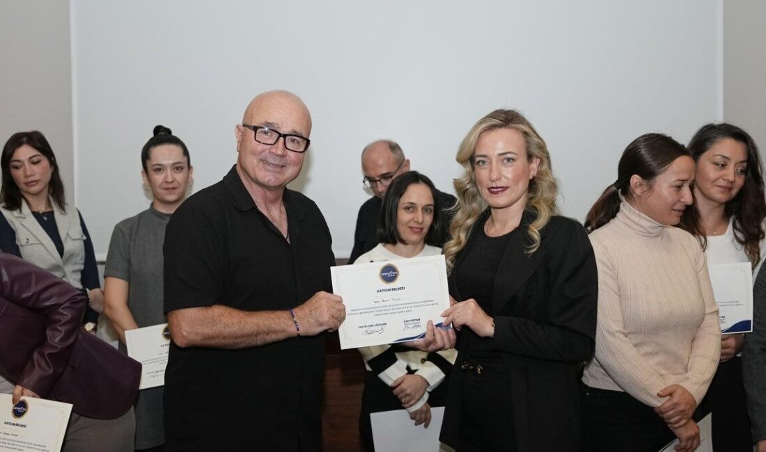 Konyaaltı Belediyesi, Başkan Yardımcıları ve birim müdürleri için 'Liderlik, İletişim