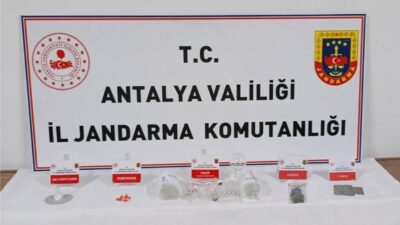 Antalya'nın Konyaaltı ve Elmalı ilçelerinde jandarma, uyuşturucuya karşı düzenlediği operasyonlarda