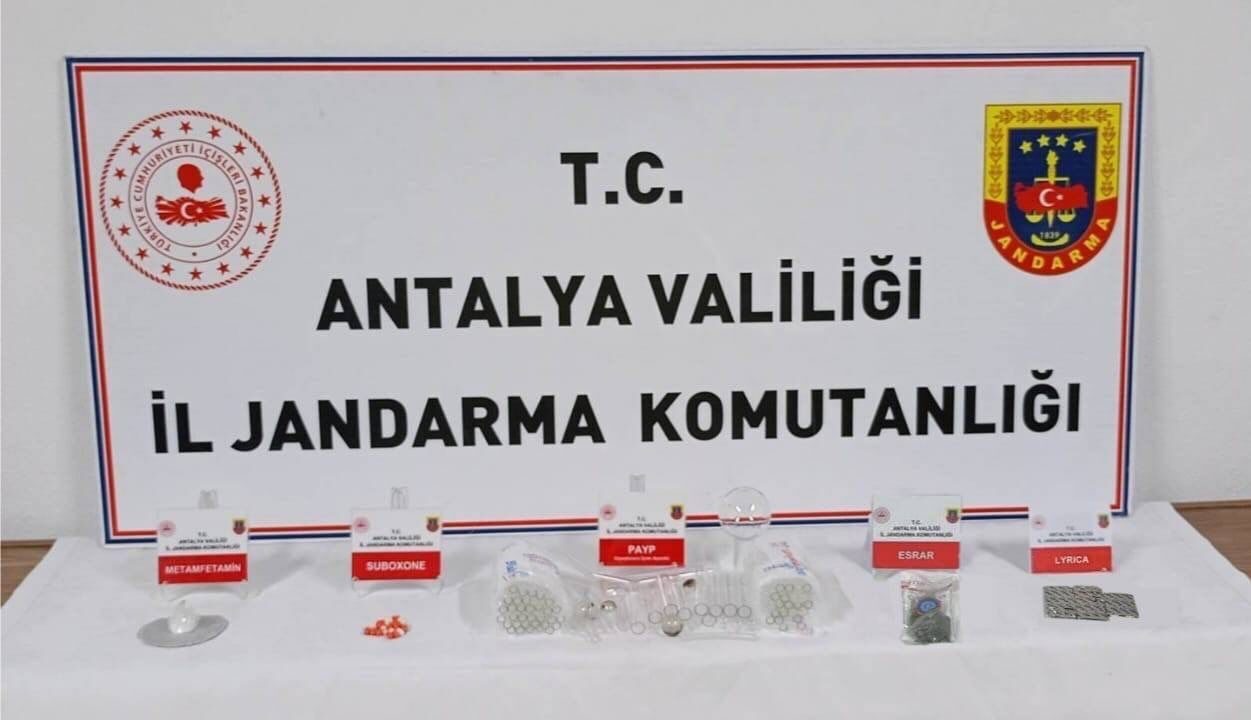 Jandarma Operasyonlarında Konyaaltı ve Elmalı’da Uyuşturucu Maddeler Ele Geçirildi