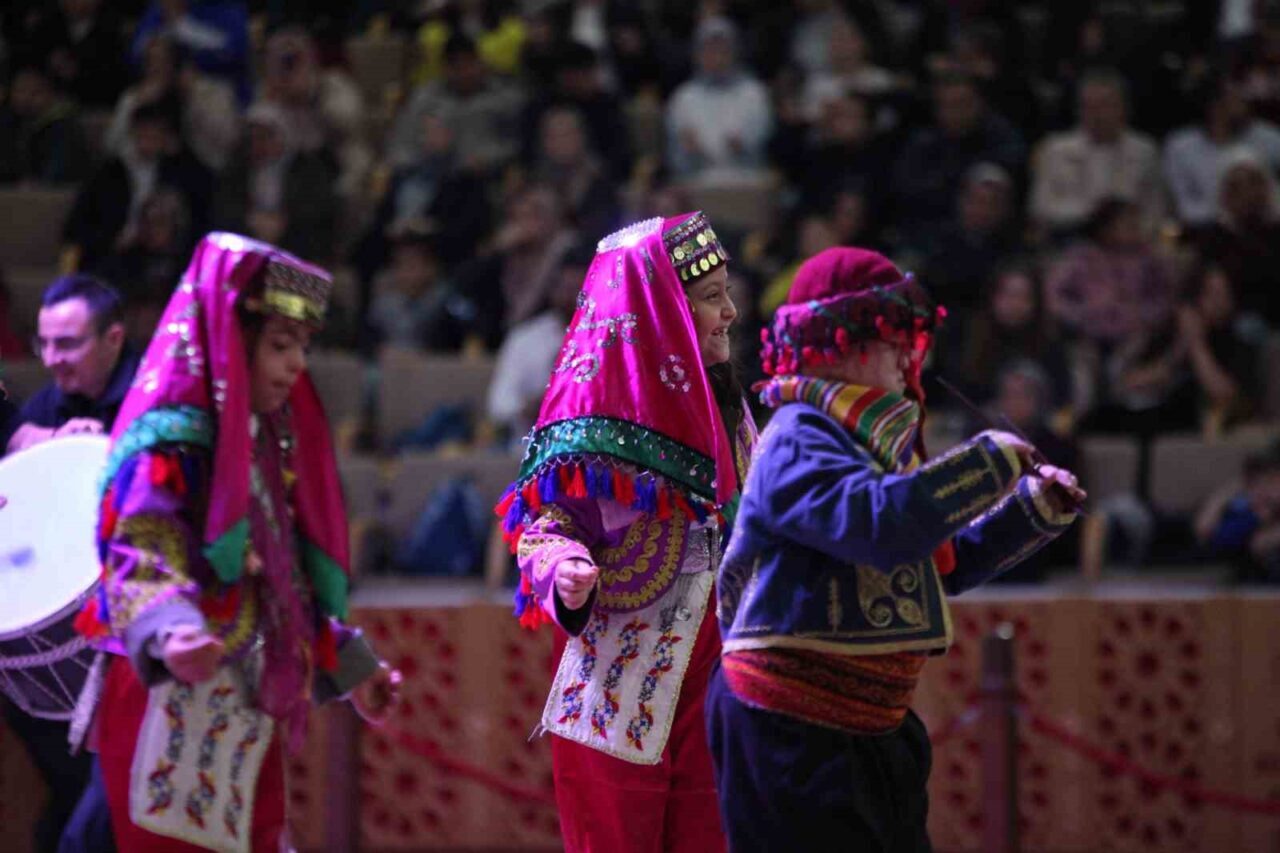 Konya'da düzenlenen "Dünya Engelliler Günü Farkındalık Günü Programı"nda Vali İbrahim