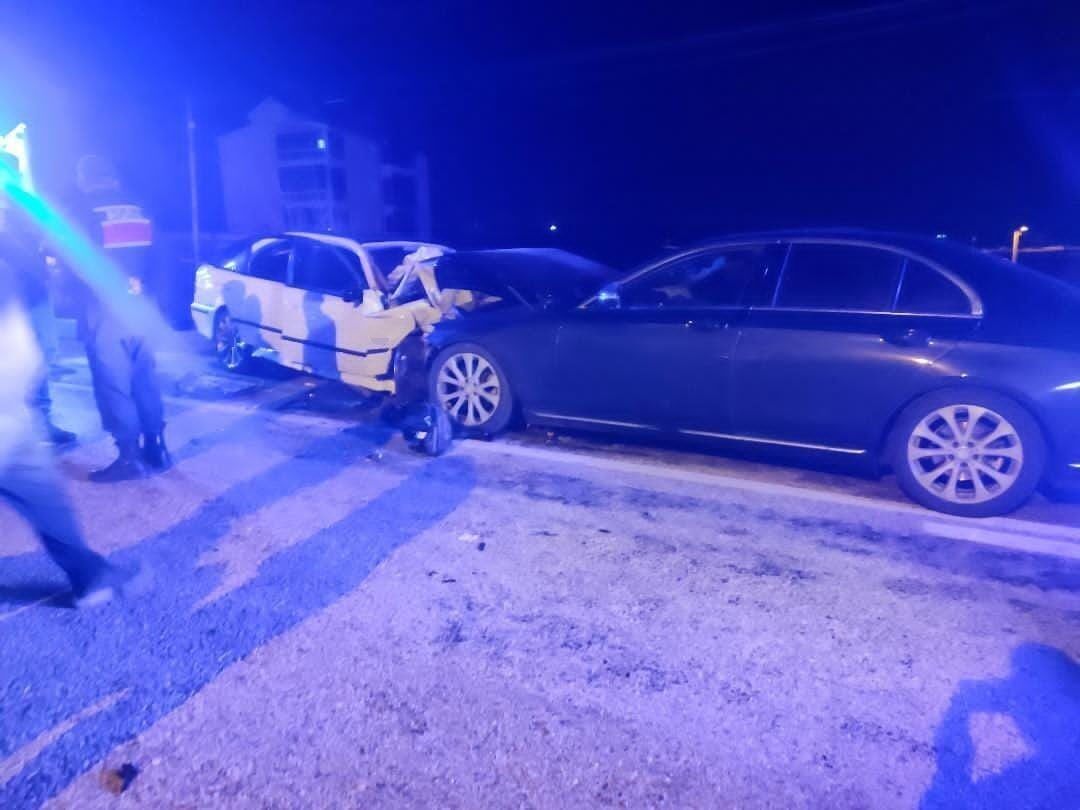 Konya'nın Bozkır ilçesinde iki otomobilin çarpışması sonucu meydana gelen kazada