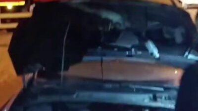 Konya'nın Beyşehir ilçesinde Evsat Mahallesi Anıt Meydanı'nda park halindeki bir