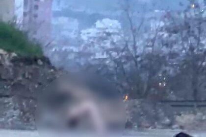 İzmit’te Köprü Altında Çıplak Şahsın Garip Hareketleri Polisi Hareket Geçirdi