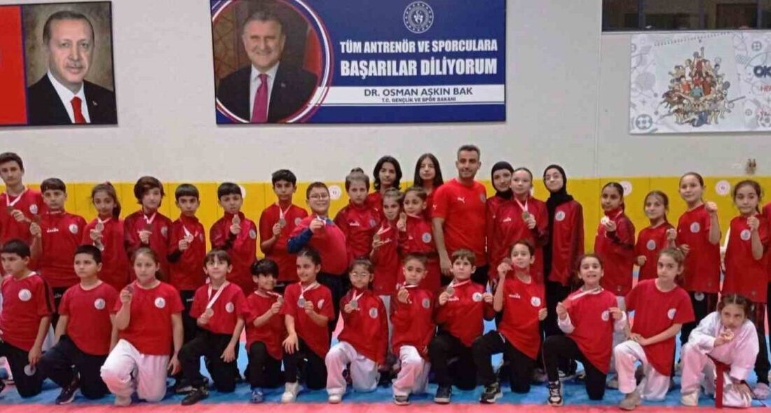 Kocaeli'de düzenlenen Öğretmenlere Saygı Kocaeli Karate Şampiyonası'nda, Körfez Gençlerbirliği Spor