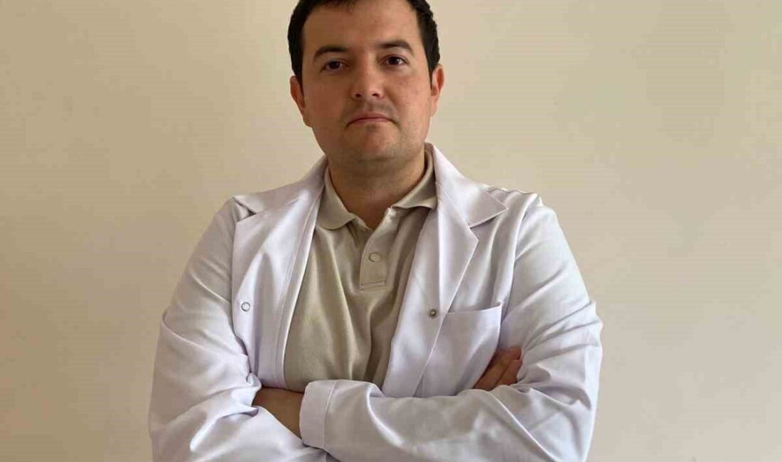 Korkuteli Devlet Hastanesi, yeni uzman doktorlarıyla hasta kabulüne başladı. Başhekim