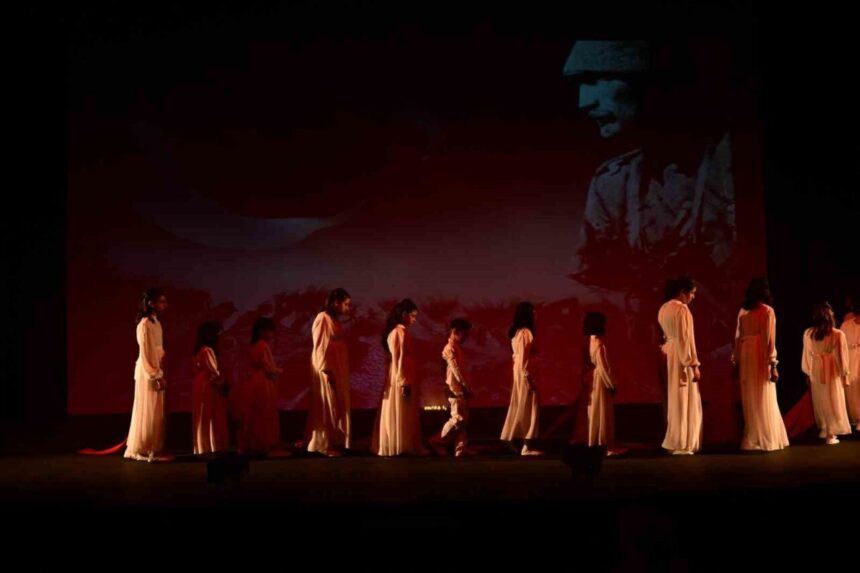 Erzurum’da “Sahnede Parlayan Küçük Yıldızlar Projesi” kapsamındaki tiyatro oyunu büyük beğeni topladı.