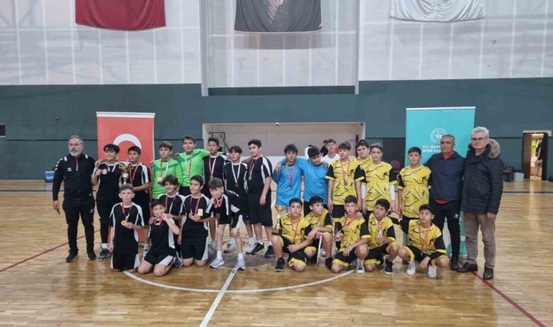 Köyceğiz Hentbol Takımları, İl Birinciliği Müsabakalarında Ödül Kazandı Köyceğiz ilçesi, Muğla'da düzenlenen Okul Sporları Hentbol İl Birinciliği'nde başarılar