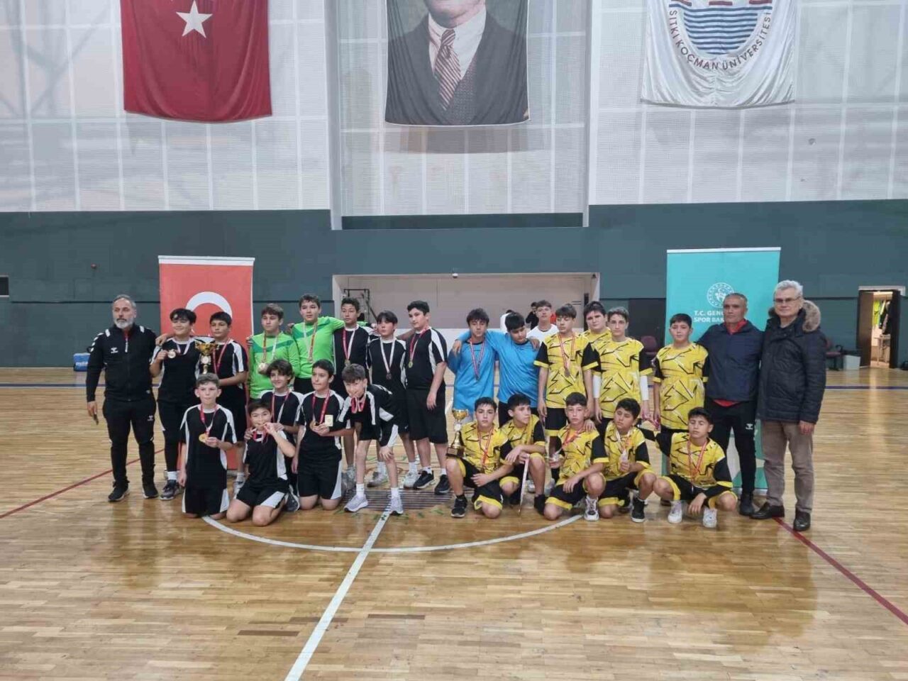 Köyceğiz ilçesi, Muğla'da düzenlenen Okul Sporları Hentbol İl Birinciliği'nde başarılar