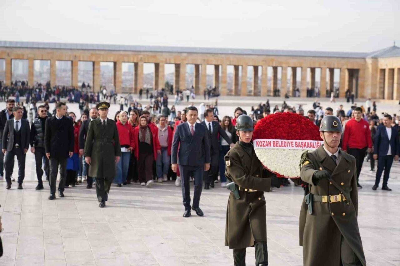 Kozan Belediyesi, Nihat Atlı Eğitim Tesisleri'nde üniversite sınavına hazırlanan öğrenciler