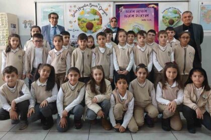 Kültür Kurumu İlkokulu 2/C Sınıfı Öğrencilerinden Anlamlı Şiir Kitabı: Gelir DMD Hastası Arkadaşına Bağışlandı