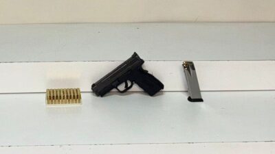 İstanbul Küçükçekmece'de E.K. (33), balkonda tartıştığı komşusuna ateş açtı. 14