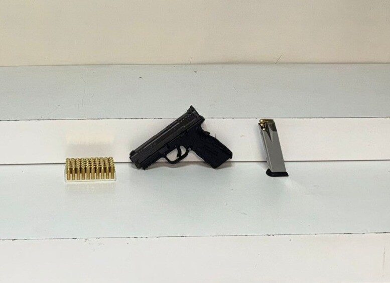 İstanbul Küçükçekmece'de E.K. (33), balkonda tartıştığı komşusuna ateş açtı. 14