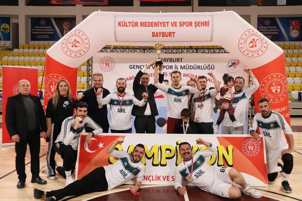 Bayburt İl Milli Eğitim Müdürlüğü Voleybol Takımı, Kurumlar Arası Turnuvada Şampiyonluk İlgisiyle Zirveye Çıktı
