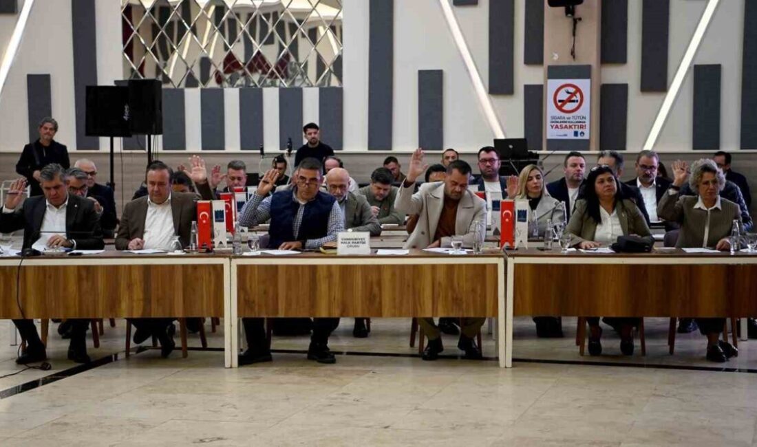 Kuşadası Belediye Meclisi, 2025 yılının son toplantısında ihtiyaç sahibi ailelere