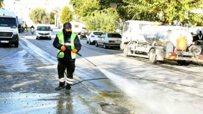 Kuşadası Belediyesi Temizlik İşleri Müdürlüğü, Kadınlar Denizi Mahallesi'nde yer alan