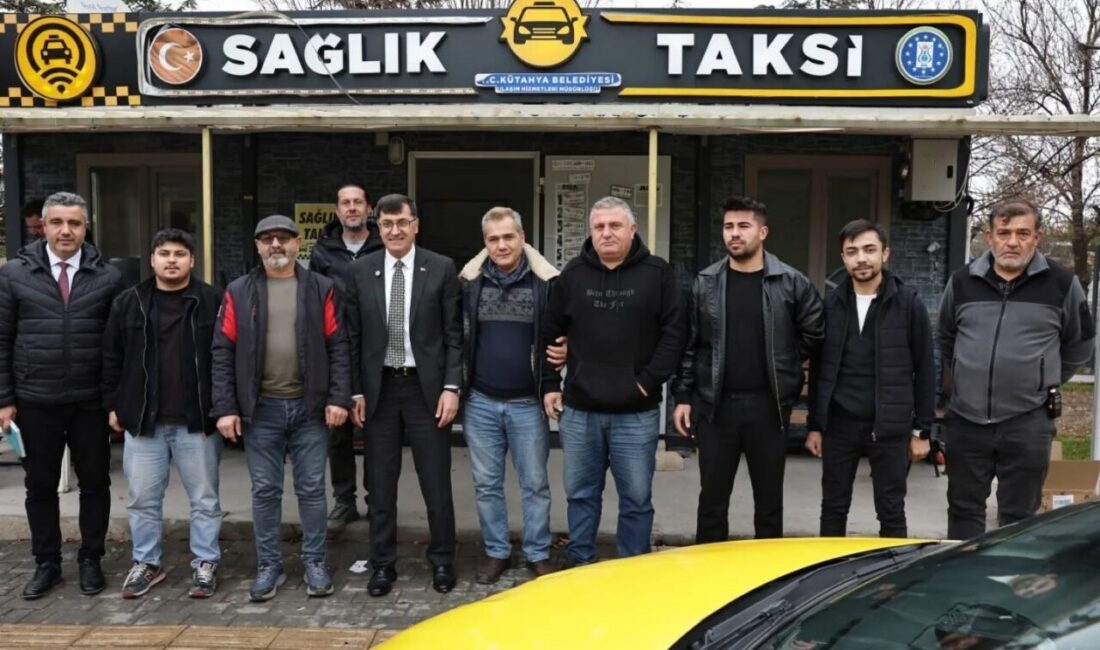 Kütahya’da Belediye Başkanı Eyüp Kahveci Taksi Duraklarını Ziyaret Etti, Ulaşım Sorunlarını Görüştü Kütahya Belediye Başkanı Eyüp Kahveci, şehir içi ulaşımda güvenlik ve