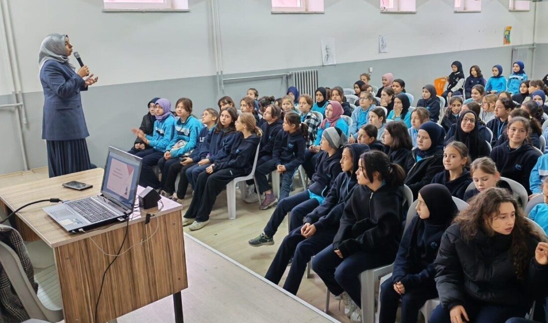 Kütahya İl Müftü Yardımcısı Gülay Demirci, Şule Mete Tetik İmam