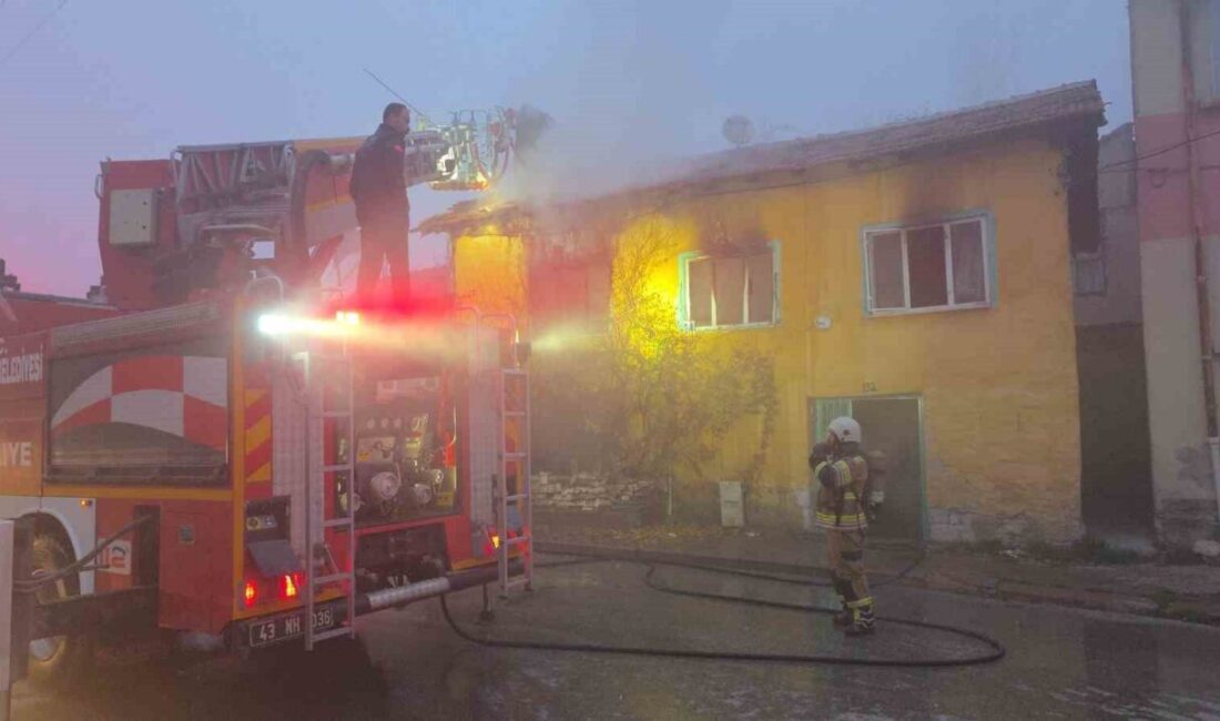 Kütahya'da bir ahşap evde çıkan yangında 85 yaşındaki Zekiye Sarı