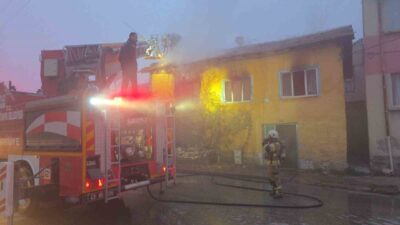 Kütahya'da bir ahşap evde çıkan yangında 85 yaşındaki Zekiye Sarı