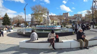 Kütahya'da emekli, dul ve yetim aylığı alanların sayısı, aktif çalışanları