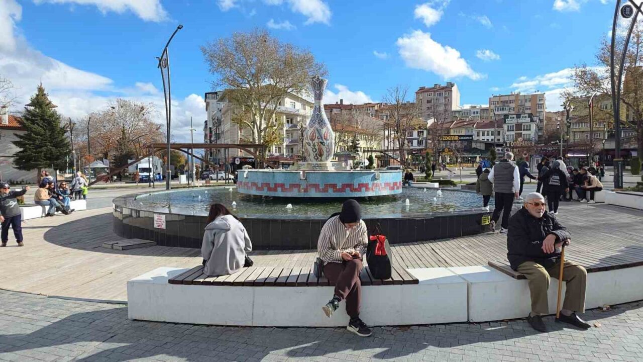 Kütahya’da Emekli Sayısı Aktif Çalışanları Geçti: Nüfus Yaşlanıyor