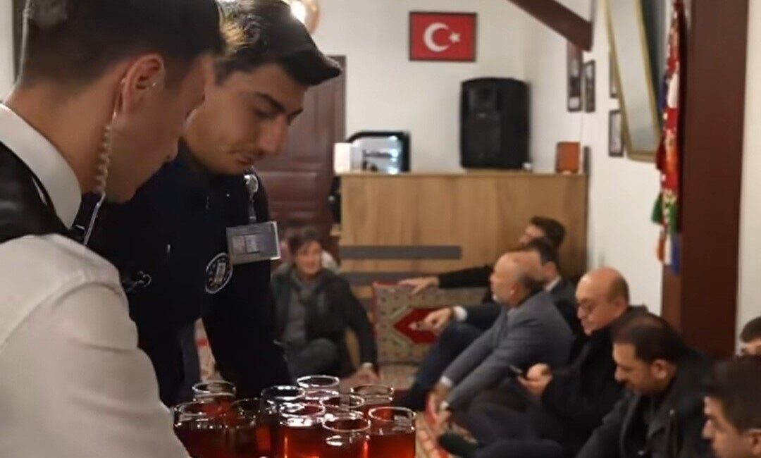Kütahya Belediyesi, geleneksel 'gezek' geleneğini yaşatmak amacıyla Yüksek Kahve'de bir