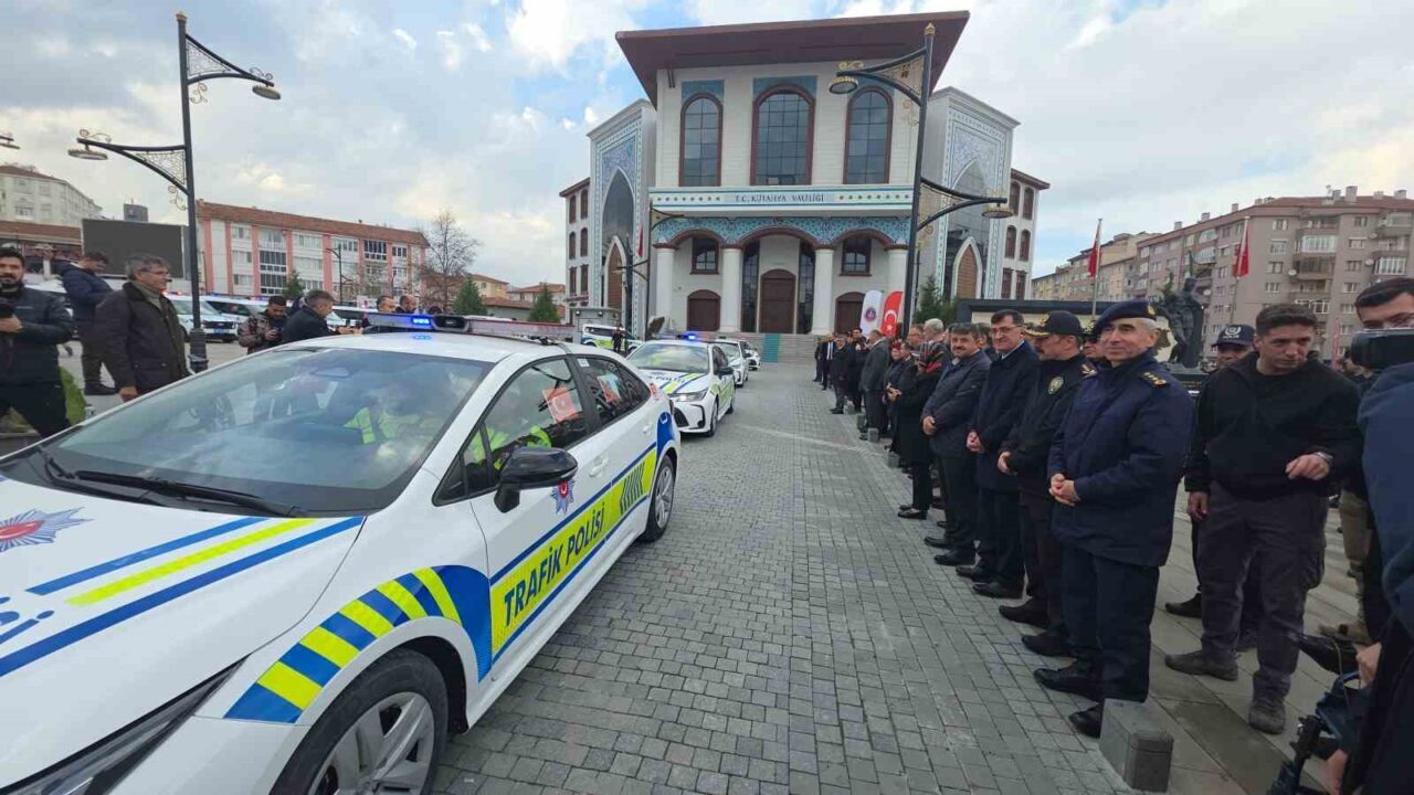 Kütahya’da Emniyet ve Jandarma Teşkilatına 78 Yeni Araç Teslim Edildi